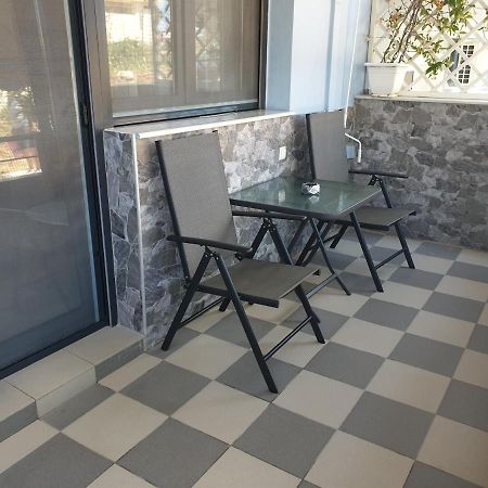 Iros Apartment Néa Péramos 外观 照片