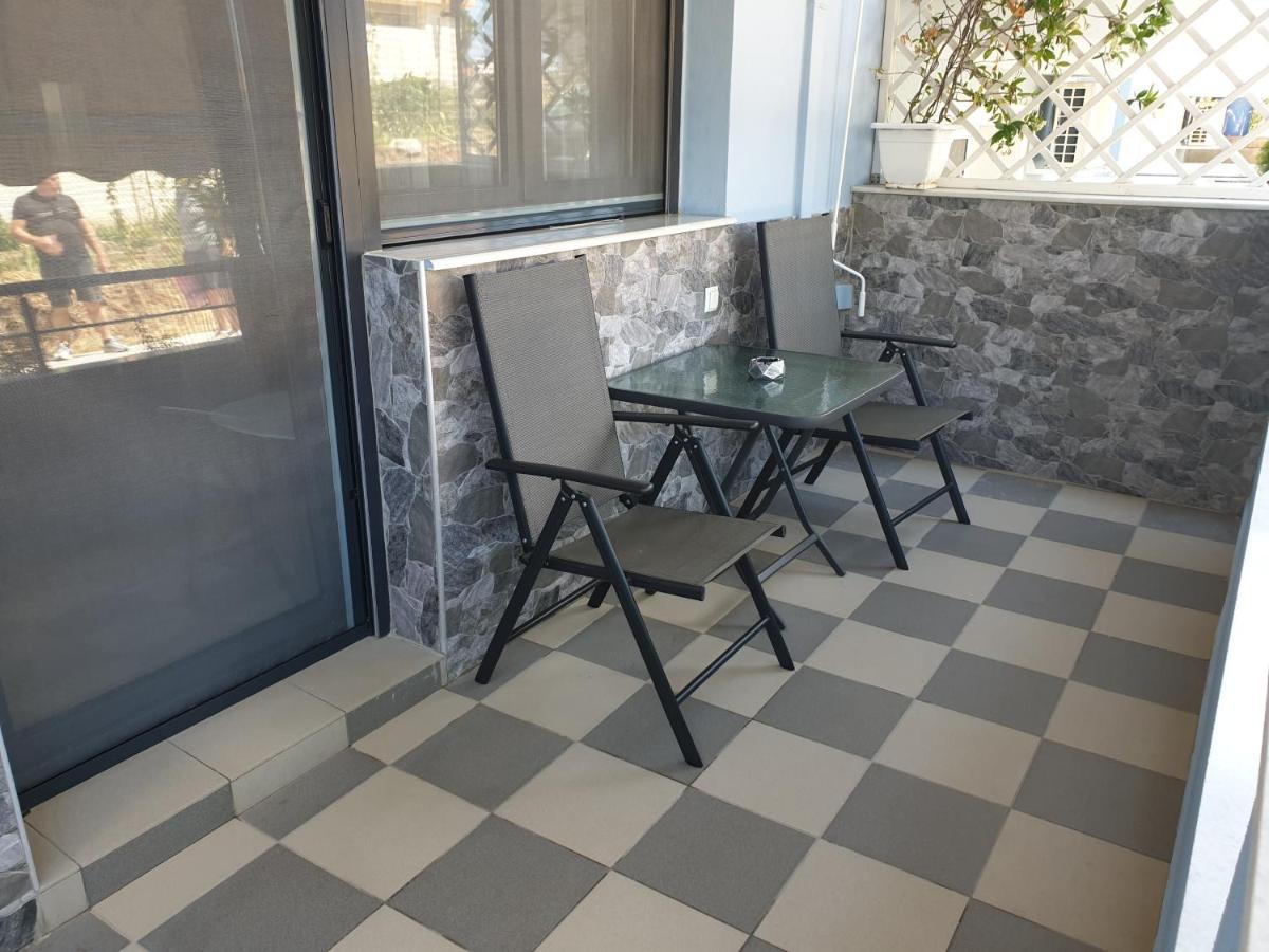 Iros Apartment Néa Péramos 外观 照片