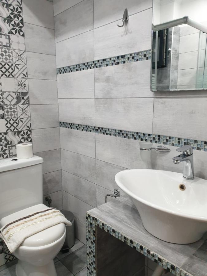 Iros Apartment Néa Péramos 外观 照片